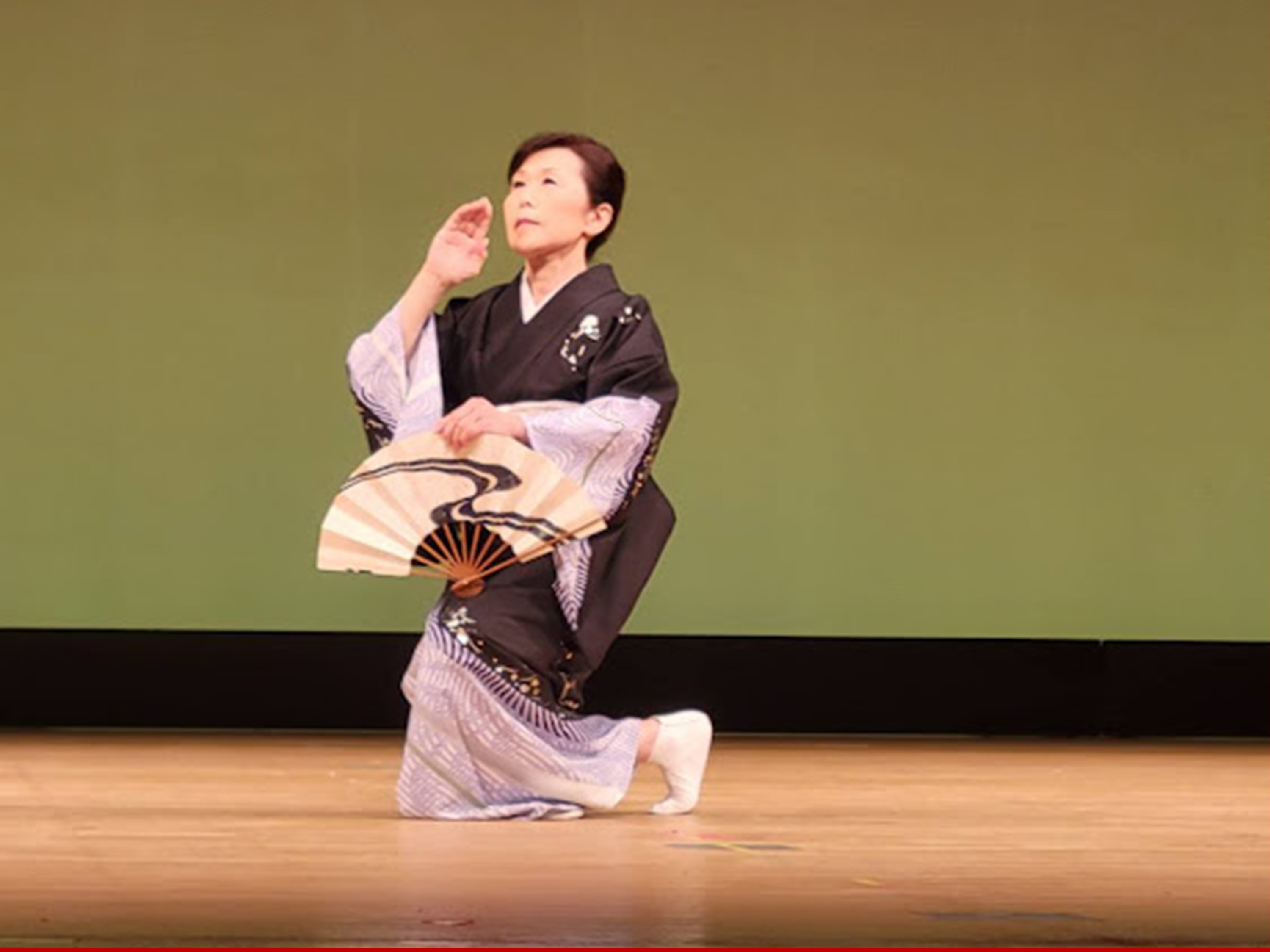 講師