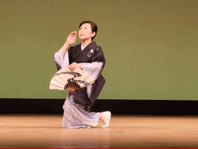 講師